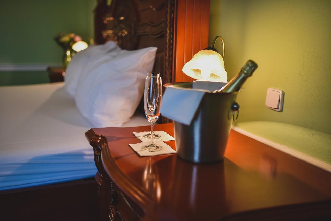 Zamek Kamenny Dvur Hotell Kynsperk nad Ohri Eksteriør bilde
