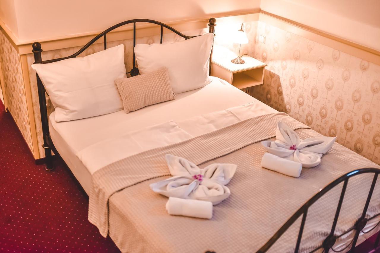 Zamek Kamenny Dvur Hotell Kynsperk nad Ohri Eksteriør bilde